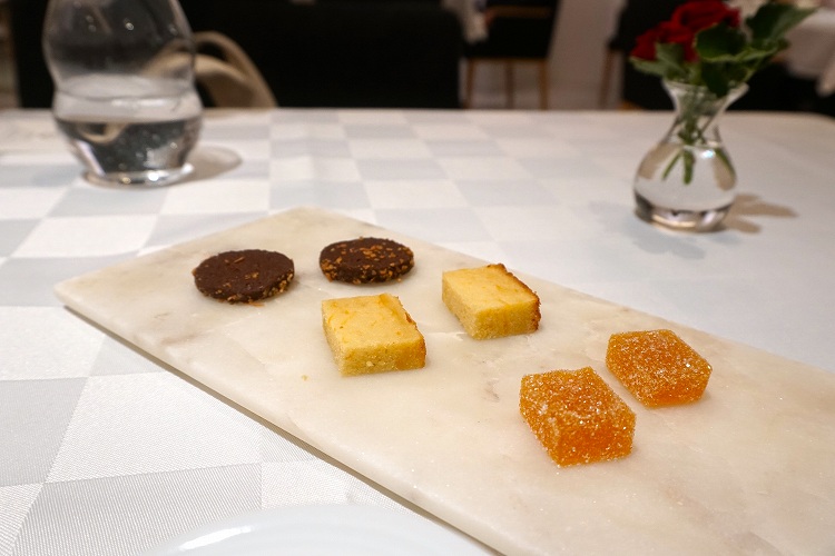 ラブリックの食後の「小菓子」