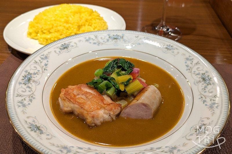 食堂ろらんじゅの「魚介のフレンチカレー(前菜付)」