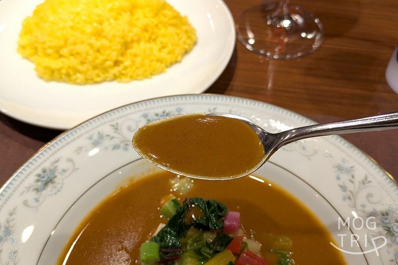 食堂ろらんじゅの「魚介のフレンチカレー(前菜付)」