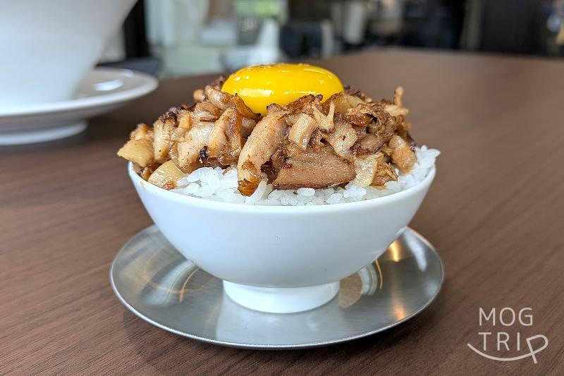 とりたまファームの「炙りチャーシュー丼」