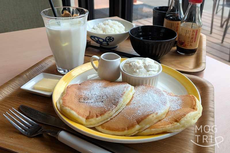 コッコテラスの「プレーンパンケーキ（ドリンクセット）」
