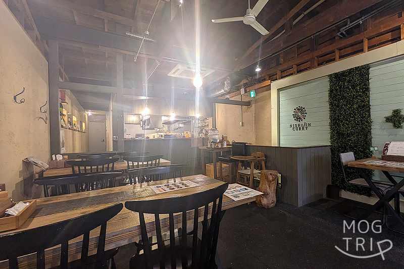 西神カレーまちの中店の「店内の様子」