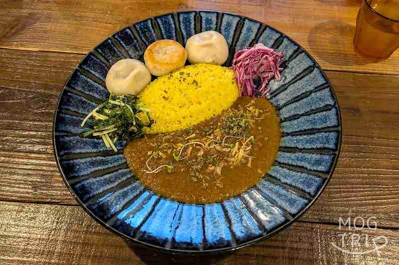 西神カレーまちの中店限定「包子ON珈竰」