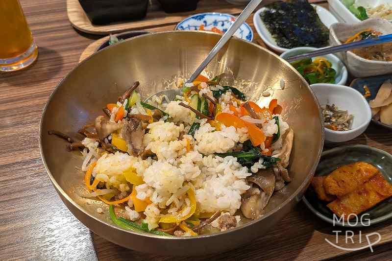 全州屋伏見邸の「全州屋ビビンバセット」