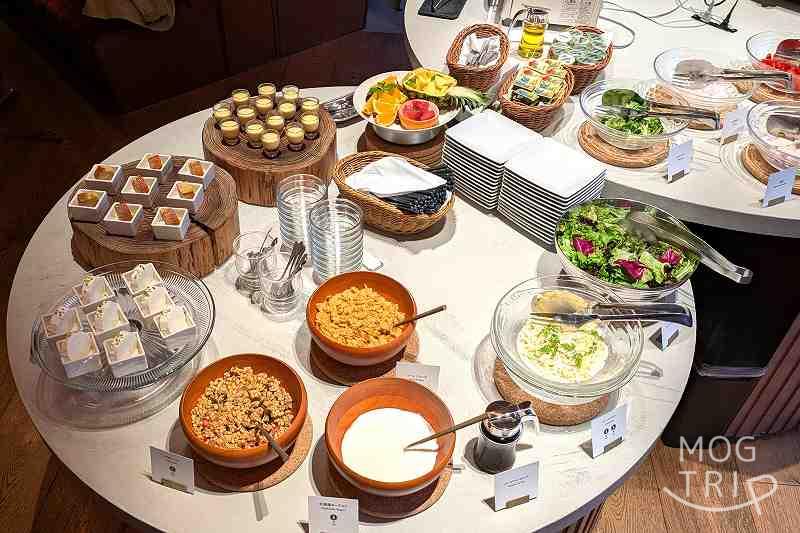 ザノット札幌・レボアの「サラダ・グラノーラ・スイーツなど」