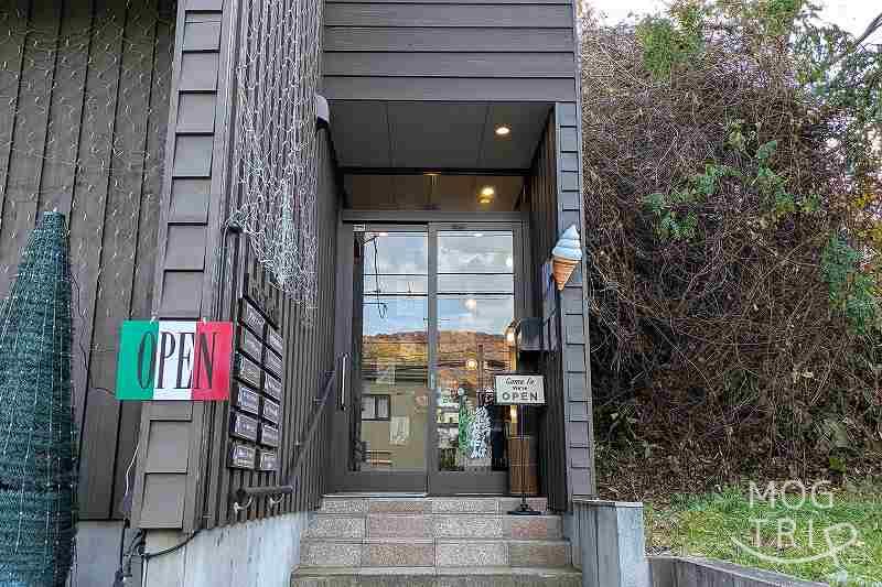 ジェラテリアサクラの「店舗入口」