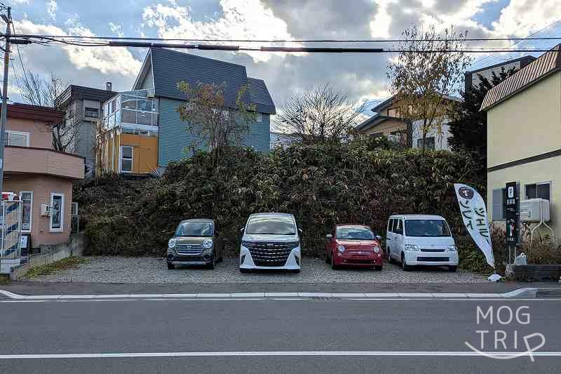 ジェラテリアサクラの「第二駐車場」