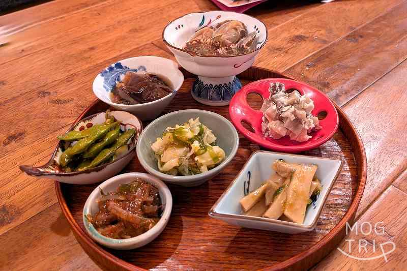 アテニヨルリトルチャイナの「アテの前菜盛り合わせ 五種」