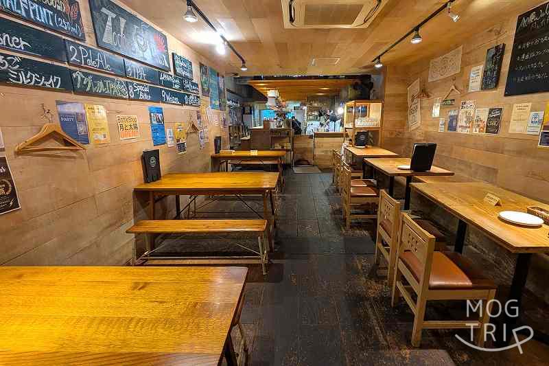 月と太陽ブルーイング本店の「店内の様子（テーブル席）」