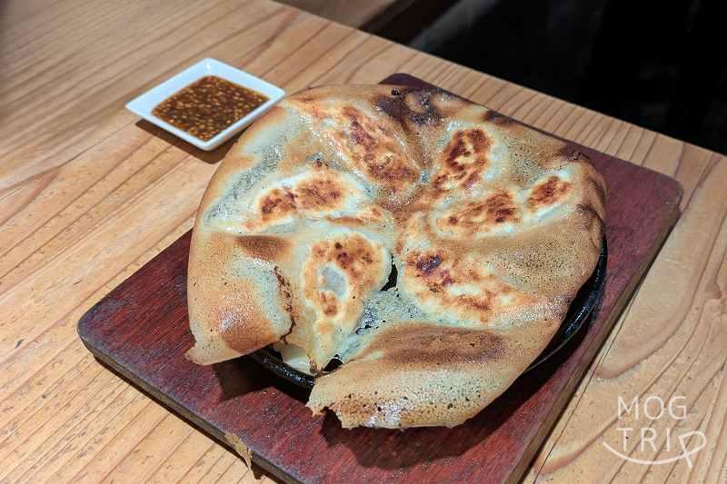 月と太陽ブルーイング本店の「ビール屋の手作り餃子」