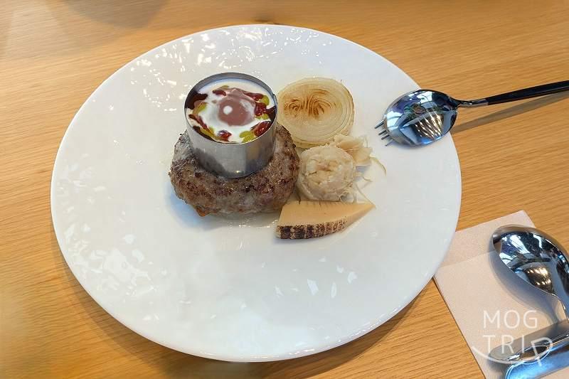 レストランmogの「和牛と北海道産豚肉のハンバーグ」