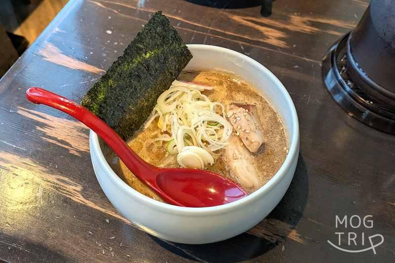 吉山商店ステラプレイス店限定「豚骨白湯しょうゆ」