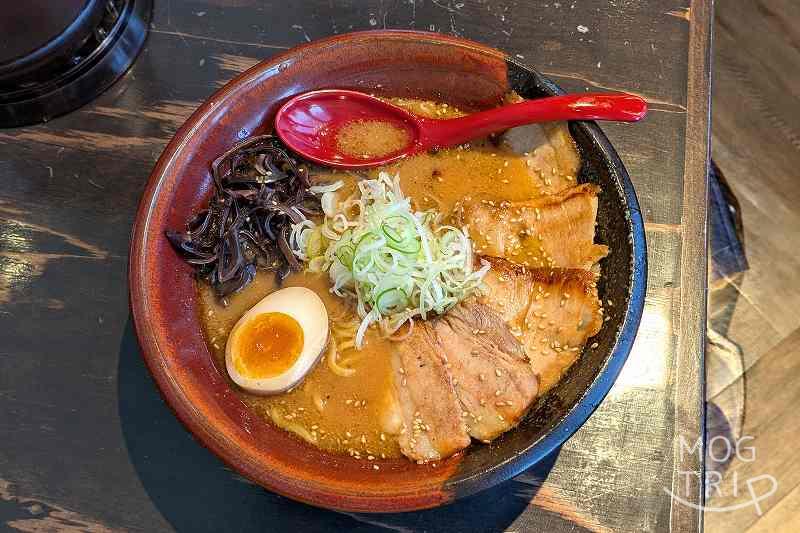 吉山商店ステラプレイス店限定「焙煎ごまみそ炙りチャーシューメン」