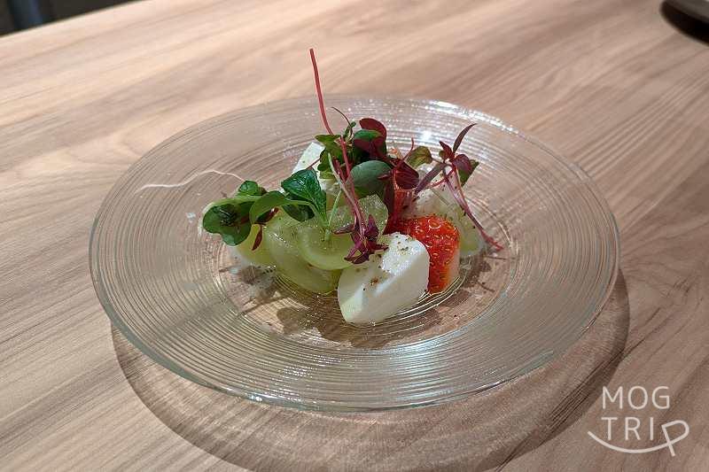ドワ33の「フルーツと生モッツアレラのカプレーゼ」