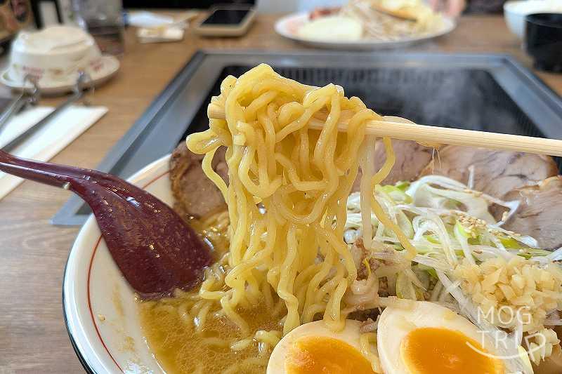 アサヒビール園はまなす館の「コク旨焦がし味噌ラーメン」