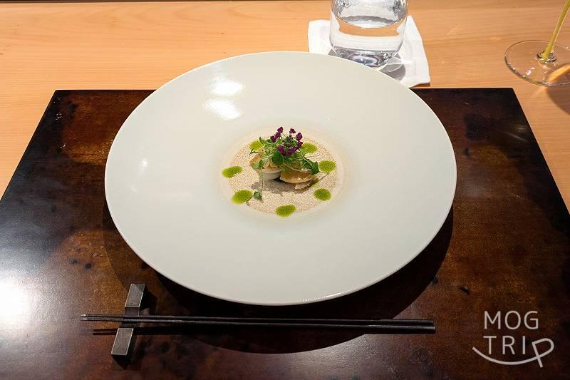 SAWAKAの「鮑・ルッコラ・セロリ・レモン」