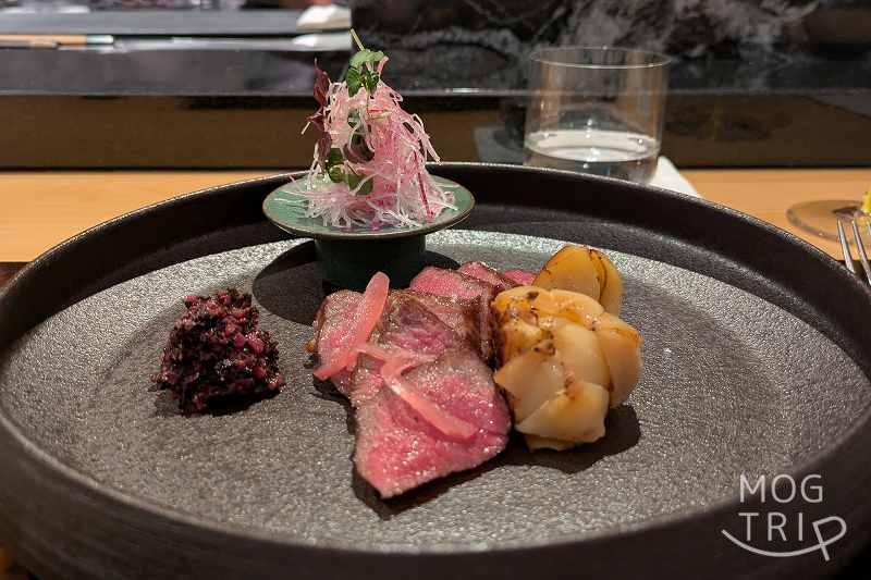 SAWAKAのメイン「イチボ・ゆり根・赤紫蘇・ラディッシュ」