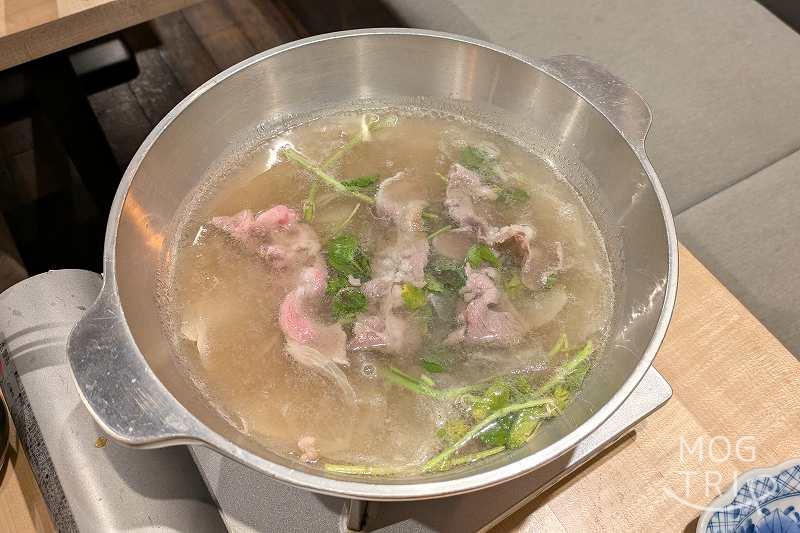 めしや鼓動の「帯広産熟成メークインとラム肩ロースのしゃぶしゃぶ」