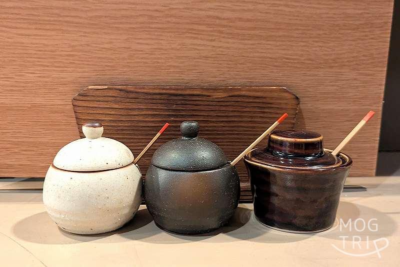 天ぷらと季節の皿吉旦の「三種類の塩」