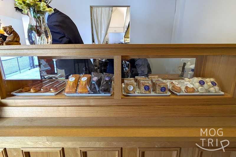 坂と線路とバゲットとの「店内の様子」