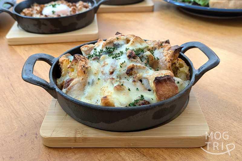 坂と線路とバゲットとの「季節のバゲットキッシュセット」