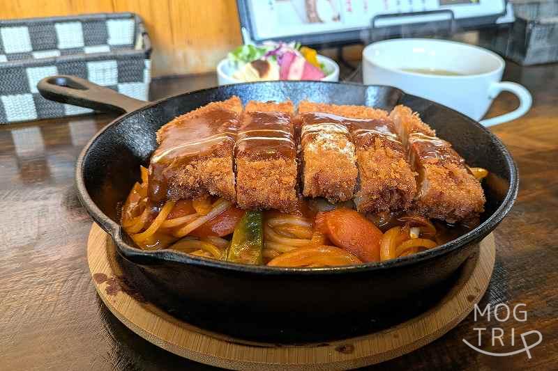 プティハノンの「スパカツナポリタン」