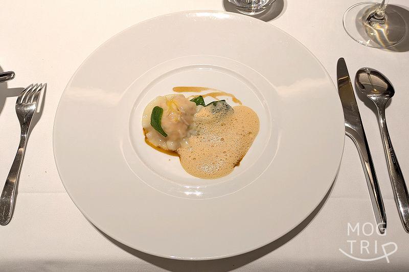 タテルヨシノ・ポルトムの「牡丹海老のラビオリ」