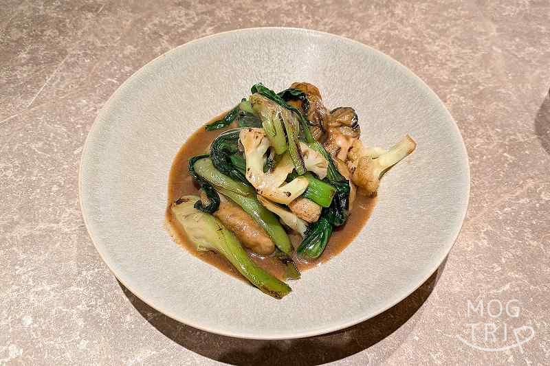 ススキノリビングの「牡蠣と青菜のオイスター炒め」