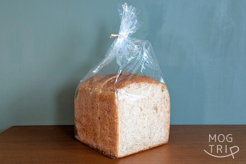 ベーカリーコネル豊平店の「全粒粉食パン」