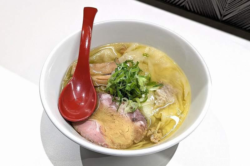麵屋翔札幌店の「ワンタン塩ラーメン」