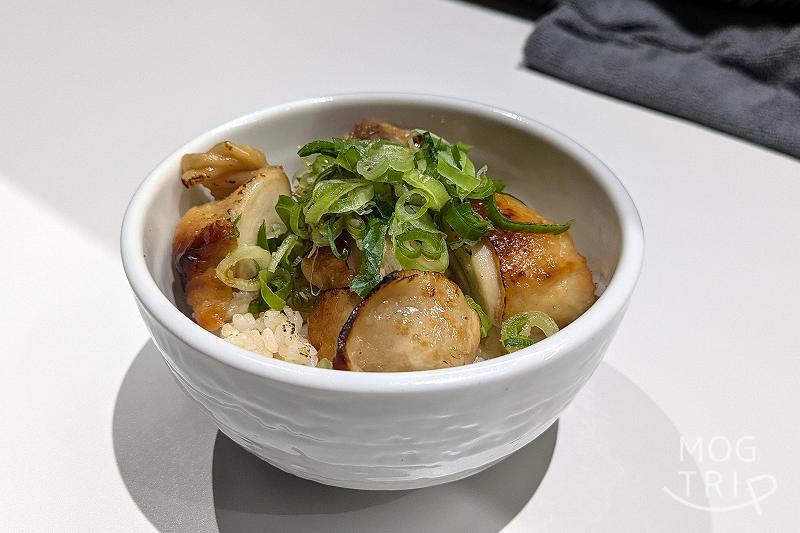 麵屋翔札幌店の「焼き鶏丼」