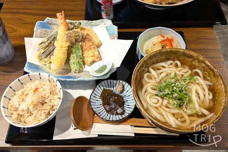 三都うどんの「三都の天麩羅うどん御膳」