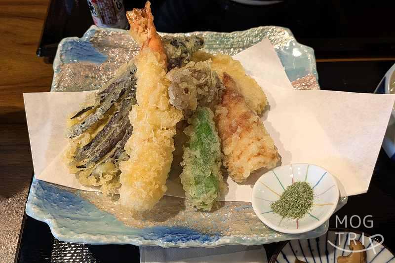 三都うどんの「三都の天麩羅うどん御膳」