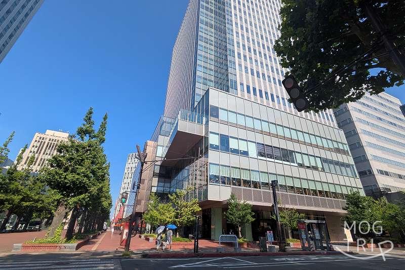 ザ・バターの「西側入口横」