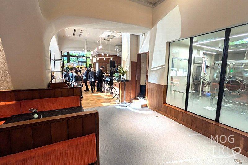 ザ・バターの「店内の様子(奥側から中央)」