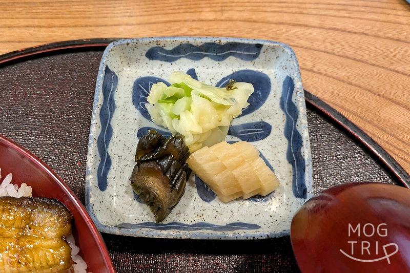 うなぎと季節料理とらやの「うなぎ丼（大一尾・肝吸い・香の物）」