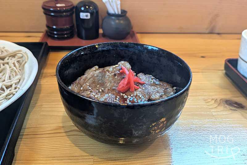 サラセン人の麦の「ミニ豚丼」