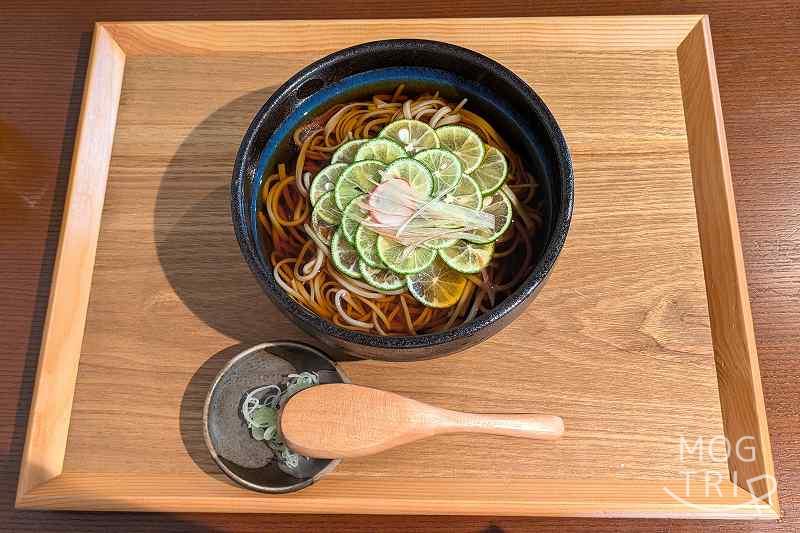 蕎麦切りむら多の「すだち蕎麦(冷)」