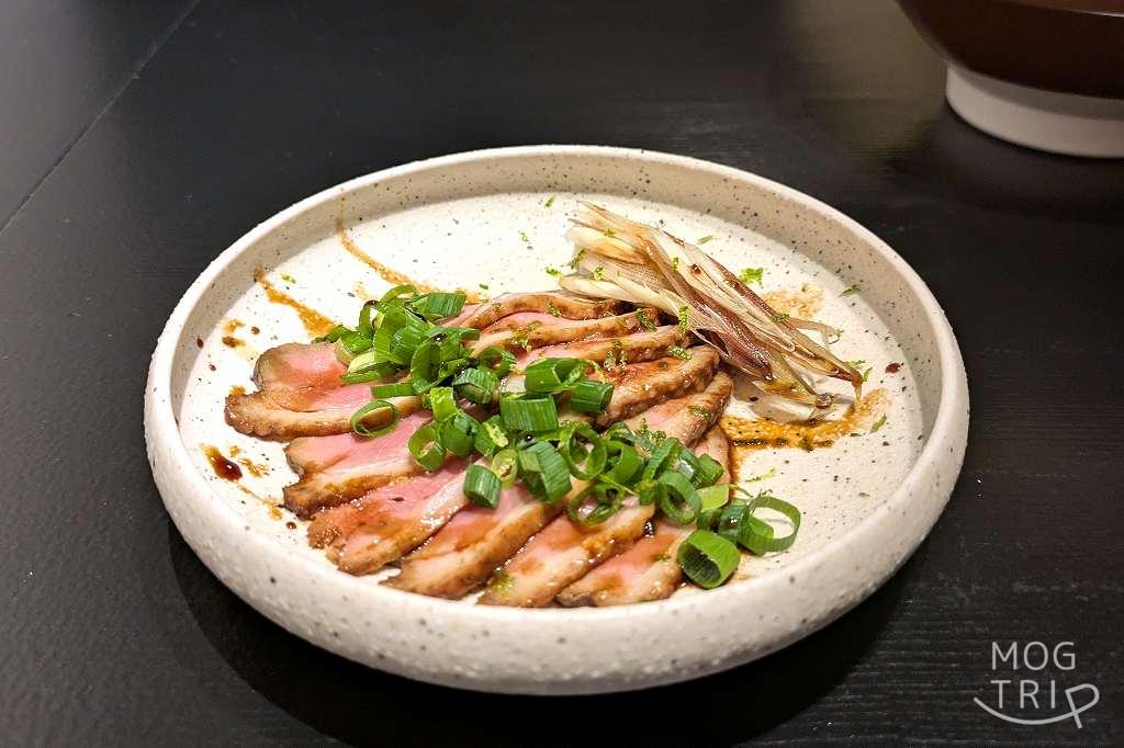サカヤノノミヤの「鴨肉の紹興酒漬け」