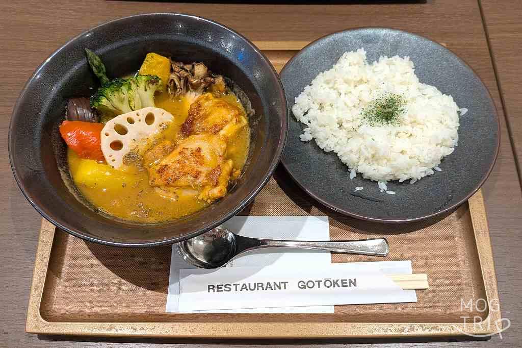 函館五島軒新千歳空港店の「五島軒欧風スープカレー タンドリーチキン」