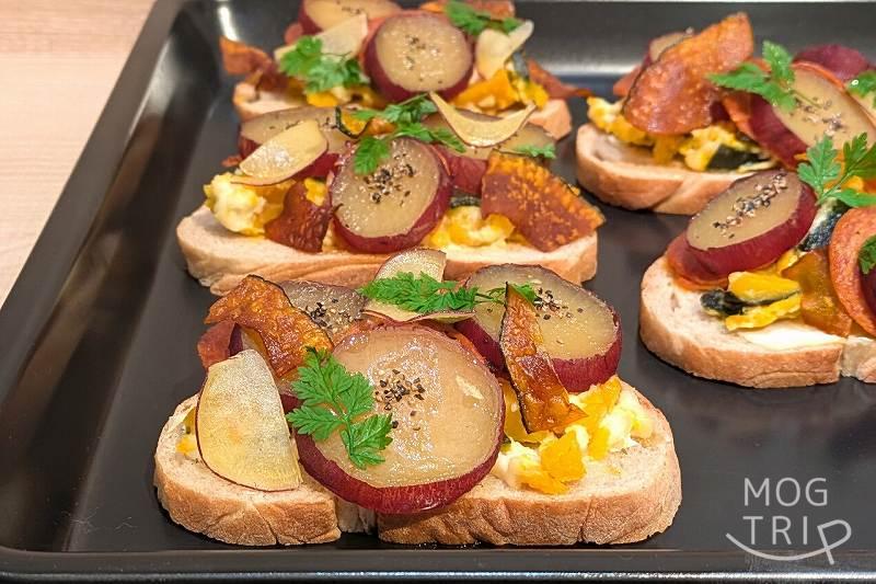 街角のレモンベーカリー琴似店の限定「旬のかぼちゃと焼き芋のオープンサンド」