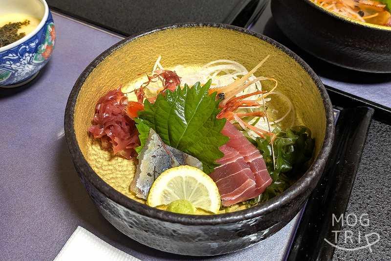 ユン二の湯の「特選魚三種盛り合わせ」