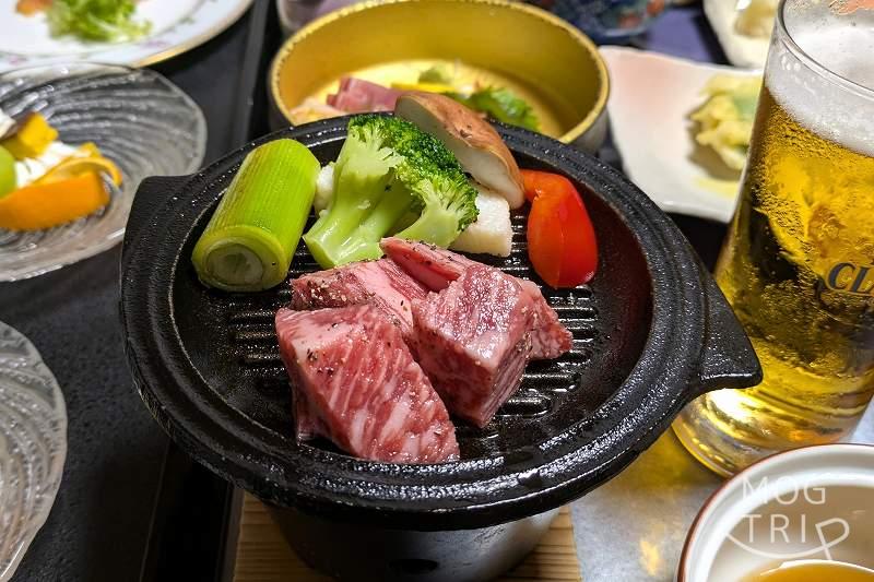 ユン二の湯の「道産牛ロースと季節野菜の鉄板焼き」