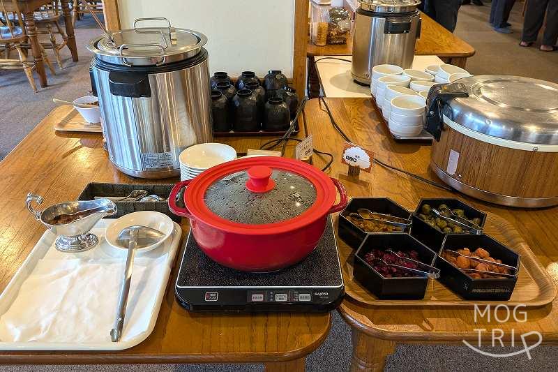 ユン二の湯のカレー・ごはん・お味噌汁など