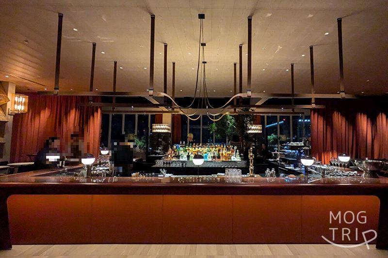 ハイアットセントリック札幌のバーカウンター「全景(夜間)」